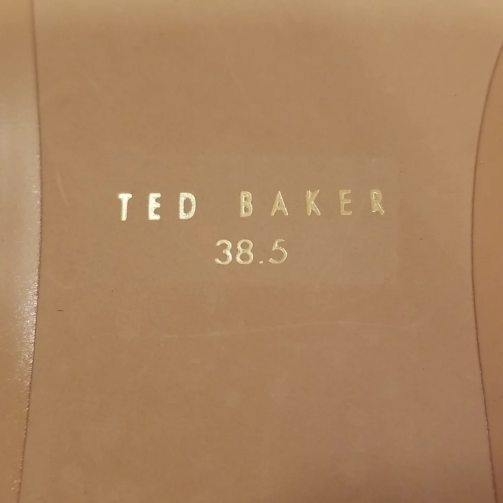 💕TED BAKER LONDON💕 Mathar Flat Studded Gladiator Sandal ~ Dark Brown 38.5 NWT